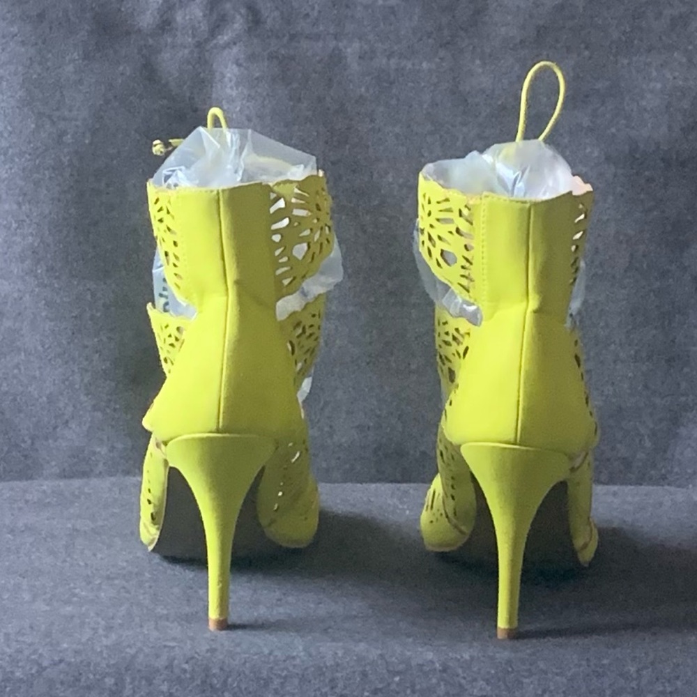 Glaze Neon Yellow Cutout Design Lace-up High Heels - Picture 6 of 12